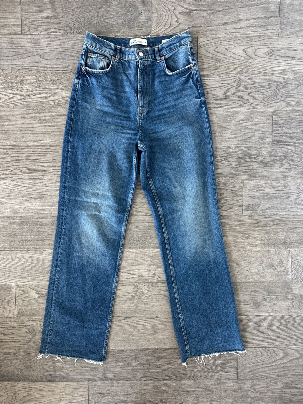 🌼ZARA🌼 High Rise Straight Jeans with Raw Hem